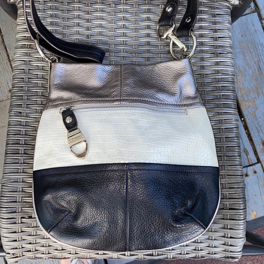 B. Makowsky leather bogo bag black, metallic silver and metallic snake print
